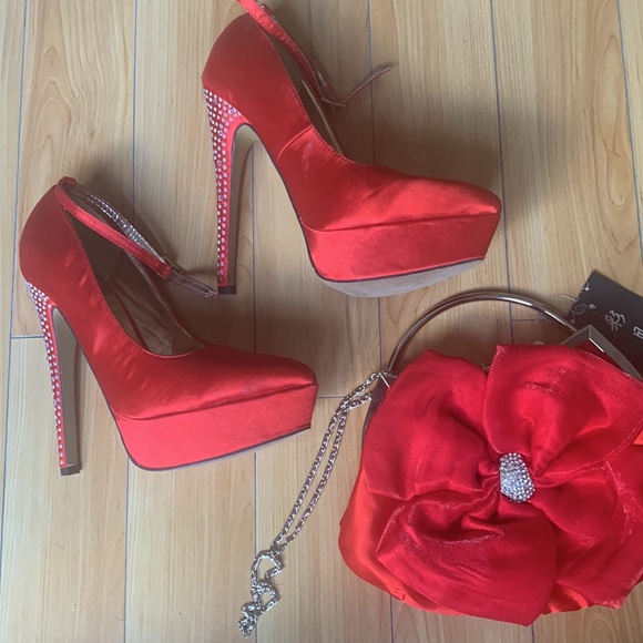 Heels and matching clutch - Picture 5 of 5